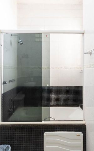 Casa à venda com 160m², 3 quartos e 1 vagaBanheiro 