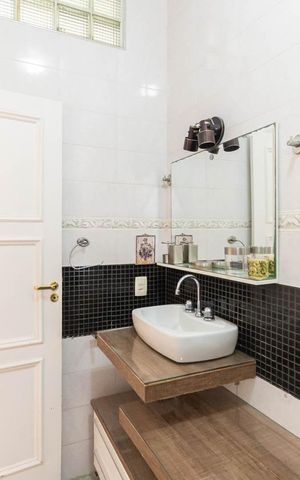 Casa à venda com 160m², 3 quartos e 1 vagaBanheiro 