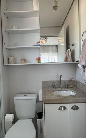 Apartamento à venda com 72m², 2 quartos e 2 vagas Apartamento à venda com 72m², 2 quartos e 2 vagasBanheiro da Suíte 1