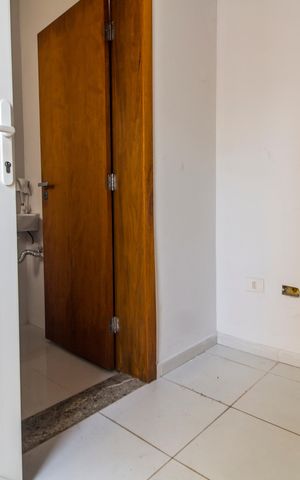 Casa de condomínio à venda com 415m², 4 quartos e 3 vagas Casa de condomínio à venda com 415m², 4 quartos e 3 vagasQuarto de Serviço