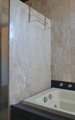 Casa à venda com 360m², 4 quartos e 2 vagas Casa à venda com 360m², 4 quartos e 2 vagasBanheiro do Quarto 2