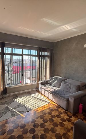 Casa para alugar com 250m², 6 quartos e 9 vagas Casa para alugar com 250m², 6 quartos e 9 vagasSala