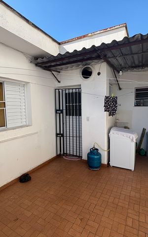 Casa para alugar com 250m², 6 quartos e 9 vagas Casa para alugar com 250m², 6 quartos e 9 vagasÁrea de Serviço