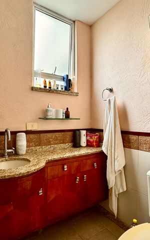 Apartamento para alugar com 145m², 3 quartos e 1 vaga Apartamento para alugar com 145m², 3 quartos e 1 vagaBanheiro da Suíte