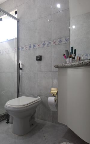 Casa de condomínio à venda com 144m², 3 quartos e 1 vagaBanheiro social