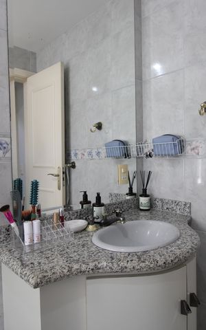 Casa de condomínio à venda com 144m², 3 quartos e 1 vagaBanheiro social