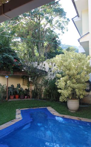 Casa de condomínio à venda com 144m², 3 quartos e 1 vagaQuintal