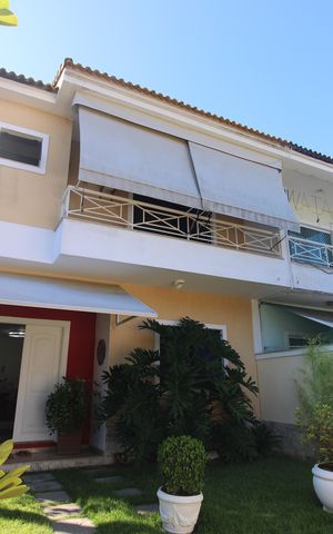 Casa de condomínio à venda com 144m², 3 quartos e 1 vagaFrente da casa