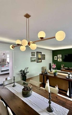 Casa à venda com 216m², 4 quartos e 4 vagas Casa à venda com 216m², 4 quartos e 4 vagasSala