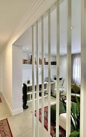 Casa à venda com 216m², 4 quartos e 4 vagas Casa à venda com 216m², 4 quartos e 4 vagasCorredor