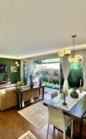 Casa à venda com 216m², 4 quartos e 4 vagas Casa à venda com 216m², 4 quartos e 4 vagasSala