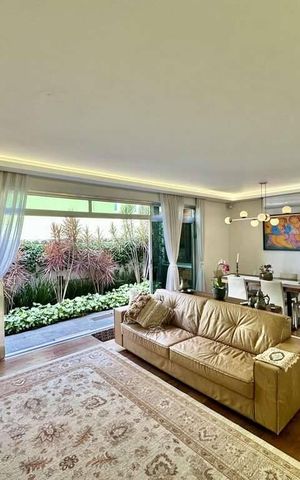 Casa à venda com 216m², 4 quartos e 4 vagas Casa à venda com 216m², 4 quartos e 4 vagasSala