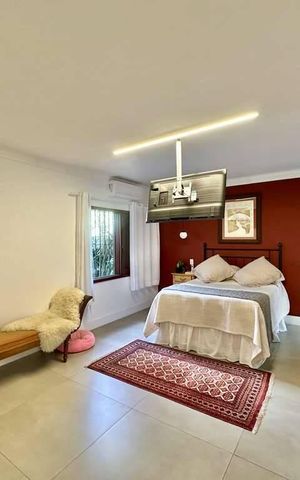 Casa à venda com 216m², 4 quartos e 4 vagas Casa à venda com 216m², 4 quartos e 4 vagasQuarto