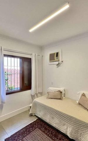 Casa à venda com 216m², 4 quartos e 4 vagas Casa à venda com 216m², 4 quartos e 4 vagasQuarto