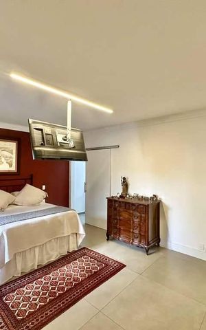 Casa à venda com 216m², 4 quartos e 4 vagas Casa à venda com 216m², 4 quartos e 4 vagasQuarto