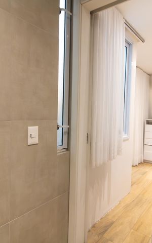 Casa de condomínio à venda com 200m², 4 quartos e 2 vagas Casa de condomínio à venda com 200m², 4 quartos e 2 vagasBanheiro da Suíte 1