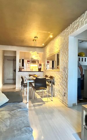 Apartamento à venda com 62m², 2 quartos e 1 vaga Apartamento à venda com 62m², 2 quartos e 1 vagaSala