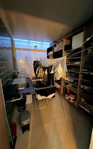 Apartamento à venda com 103m², 2 quartos e 3 vagas Apartamento à venda com 103m², 2 quartos e 3 vagasCloset