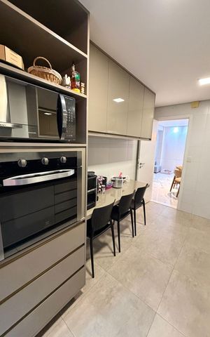 Apartamento à venda com 103m², 2 quartos e 3 vagas Apartamento à venda com 103m², 2 quartos e 3 vagasCozinha