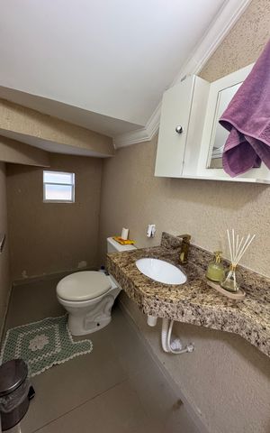 Casa à venda com 140m², 3 quartos e 4 vagas Casa à venda com 140m², 3 quartos e 4 vagasLavabo