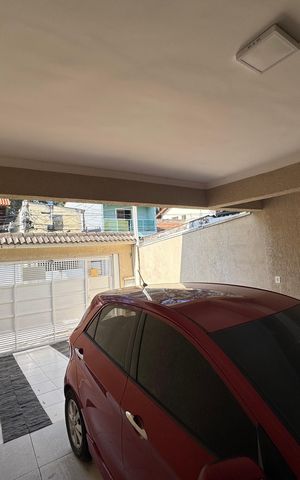 Casa à venda com 140m², 3 quartos e 4 vagas Casa à venda com 140m², 3 quartos e 4 vagasGaragem