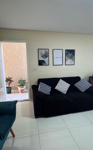 Casa à venda com 140m², 3 quartos e 4 vagas Casa à venda com 140m², 3 quartos e 4 vagasSala