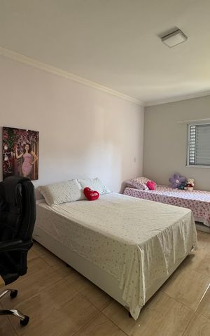 Casa à venda com 140m², 3 quartos e 4 vagas Casa à venda com 140m², 3 quartos e 4 vagasQuarto 3