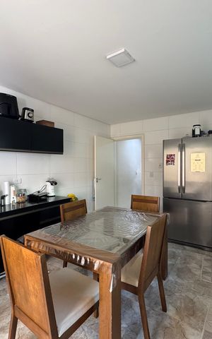 Casa à venda com 140m², 3 quartos e 4 vagas Casa à venda com 140m², 3 quartos e 4 vagasCozinha