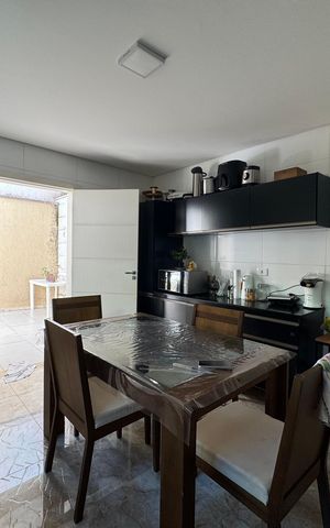 Casa à venda com 140m², 3 quartos e 4 vagas Casa à venda com 140m², 3 quartos e 4 vagasCozinha