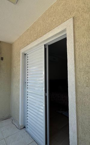Casa à venda com 140m², 3 quartos e 4 vagas Casa à venda com 140m², 3 quartos e 4 vagasSacada