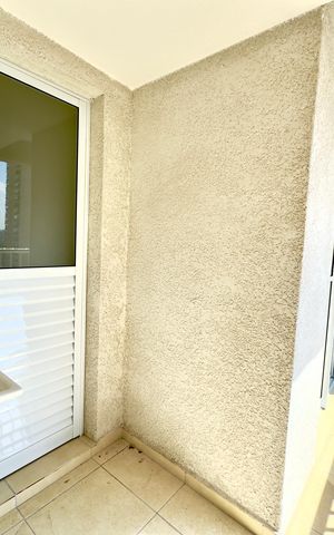 Apartamento à venda com 45m², 2 quartos e 1 vaga Apartamento à venda com 45m², 2 quartos e 1 vagaÁrea de Serviço