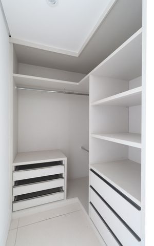 Apartamento à venda com 104m², 2 quartos e 1 vagaCloset da suíte 1