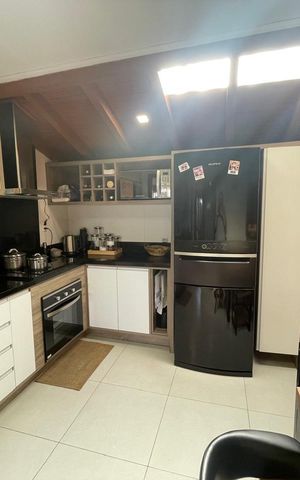 Casa à venda com 296m², 2 quartos e 2 vagas