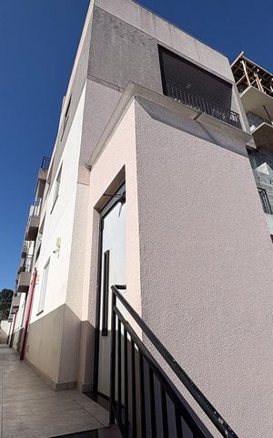 Casa de condomínio à venda com 44m², 1 quarto e 1 vaga Casa de condomínio à venda com 44m², 1 quarto e 1 vagaÁrea comum