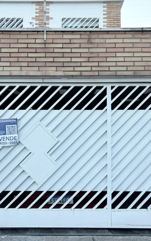 Casa à venda com 155m², 3 quartos e 2 vagasFachada