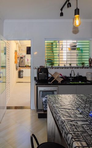 Casa à venda com 124m², 3 quartos e 2 vagasCozinha