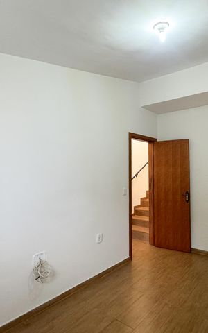 Casa à venda com 104m², 3 quartos e 2 vagas Casa à venda com 104m², 3 quartos e 2 vagasQuarto 3