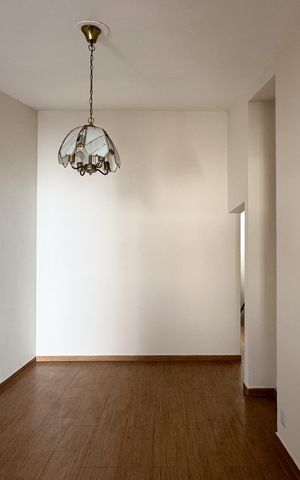 Casa à venda com 104m², 3 quartos e 2 vagas Casa à venda com 104m², 3 quartos e 2 vagasSala