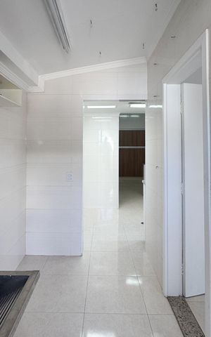 Casa à venda com 104m², 3 quartos e 2 vagas Casa à venda com 104m², 3 quartos e 2 vagasÁrea de Serviço