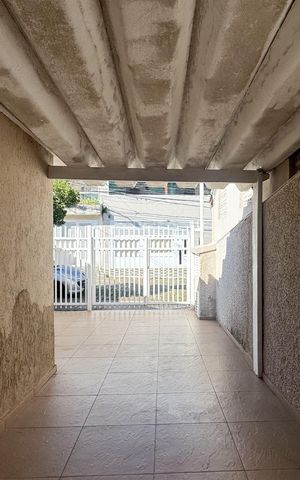 Casa à venda com 104m², 3 quartos e 2 vagas Casa à venda com 104m², 3 quartos e 2 vagasGaragem