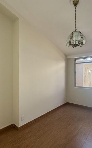 Casa à venda com 104m², 3 quartos e 2 vagas Casa à venda com 104m², 3 quartos e 2 vagasSala