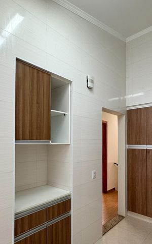 Casa à venda com 104m², 3 quartos e 2 vagas Casa à venda com 104m², 3 quartos e 2 vagasCopa
