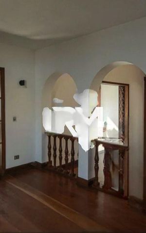 Casa à venda com 804m², 4 quartos e 6 vagas