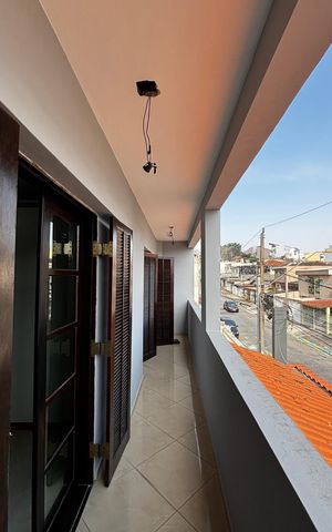 Casa à venda com 320m², 3 quartos e 3 vagas Casa à venda com 320m², 3 quartos e 3 vagasQuarto 1 Varanda