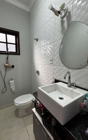 Casa à venda com 320m², 3 quartos e 3 vagas Casa à venda com 320m², 3 quartos e 3 vagasLavabo