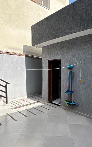 Casa à venda com 320m², 3 quartos e 3 vagas Casa à venda com 320m², 3 quartos e 3 vagasQuintal