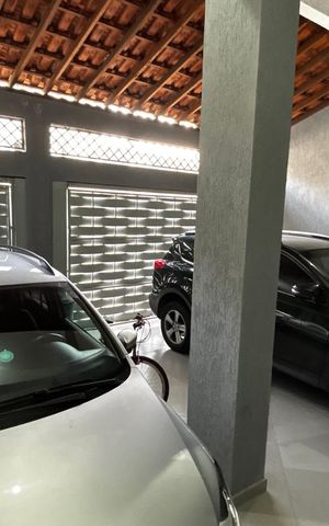 Casa à venda com 320m², 3 quartos e 3 vagas Casa à venda com 320m², 3 quartos e 3 vagasGaragem