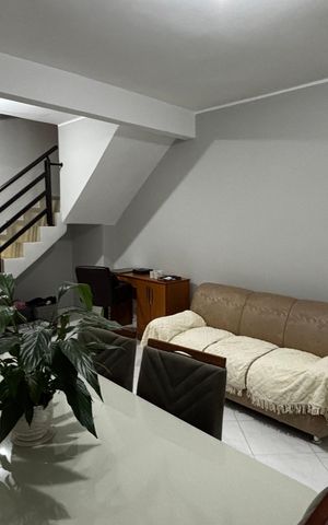 Casa à venda com 320m², 3 quartos e 3 vagas Casa à venda com 320m², 3 quartos e 3 vagasSala de Jantar