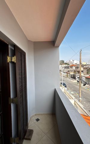 Casa à venda com 320m², 3 quartos e 3 vagas Casa à venda com 320m², 3 quartos e 3 vagasQuarto 3 Varanda