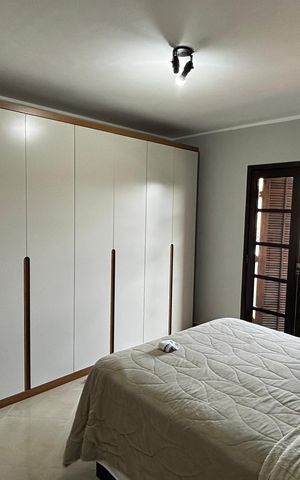 Casa à venda com 320m², 3 quartos e 3 vagas Casa à venda com 320m², 3 quartos e 3 vagasQuarto 1